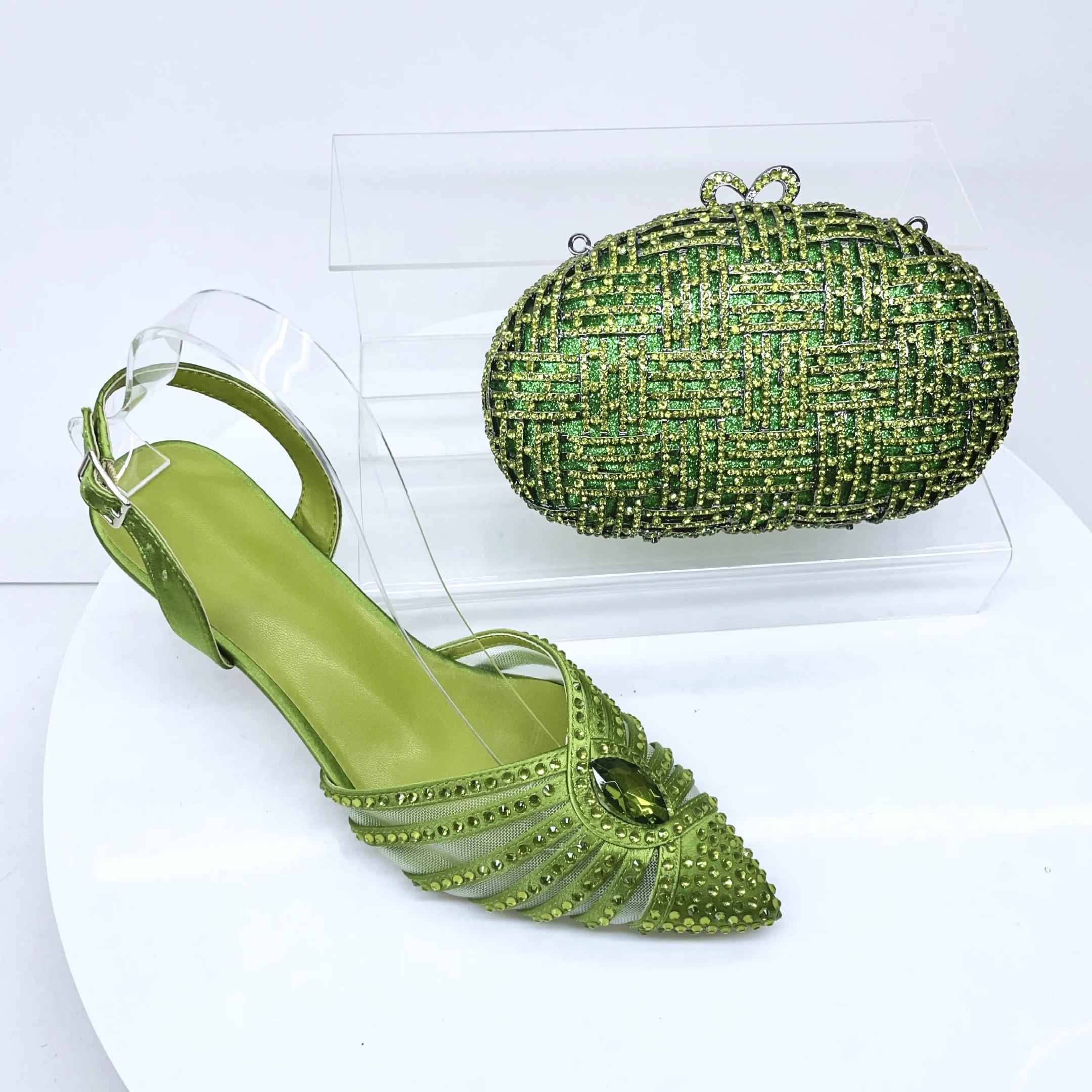 LNATISNOVA Elegant Pointed-Toe Rhinestone Heels & Floral Clutch Set – Perfect for Weddings, Proms & Formal Events
LNATISNOVA Elegant Pointed-Toe Rhinestone Heels & Floral Clutch Set – Perfect for Weddings, Proms & Formal Events