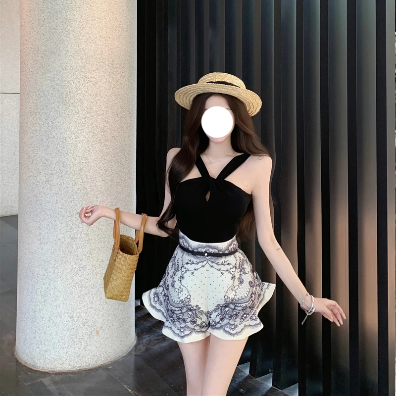 Summer 2025 Women's Sweet Style Sleeveless High Waist Two-Piece Set Pure Desire Design Cotton Fabric Slimming Effect
Summer 2025 Women's Sweet Style Sleeveless High Waist Two-Piece Set Pure Desire Design Cotton Fabric Slimming Effect
