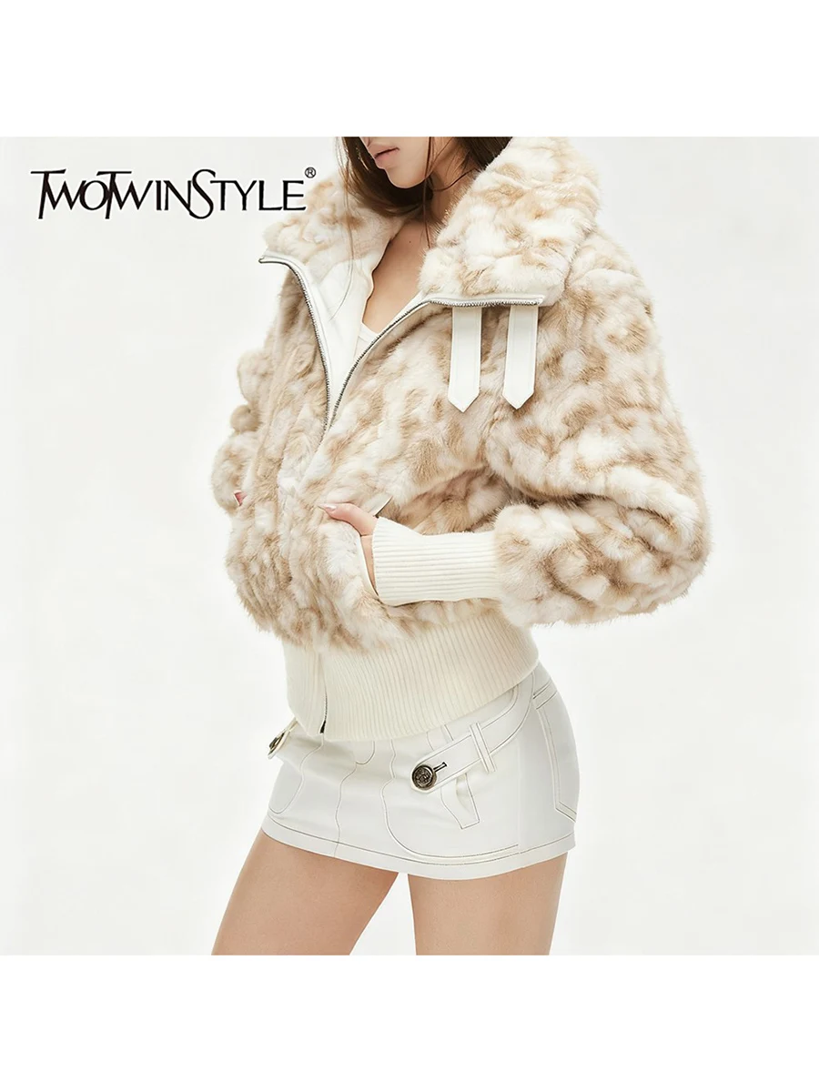 TWOTWINSTYLE Hit Color Sliming Spliced Fur Casual Jackets for Women Lapel Long Sleeves Patchwork Pockets Short Jacket Female New
TWOTWINSTYLE Hit Color Sliming Spliced Fur Casual Jackets for Women Lapel Long Sleeves Patchwork Pockets Short Jacket Female New