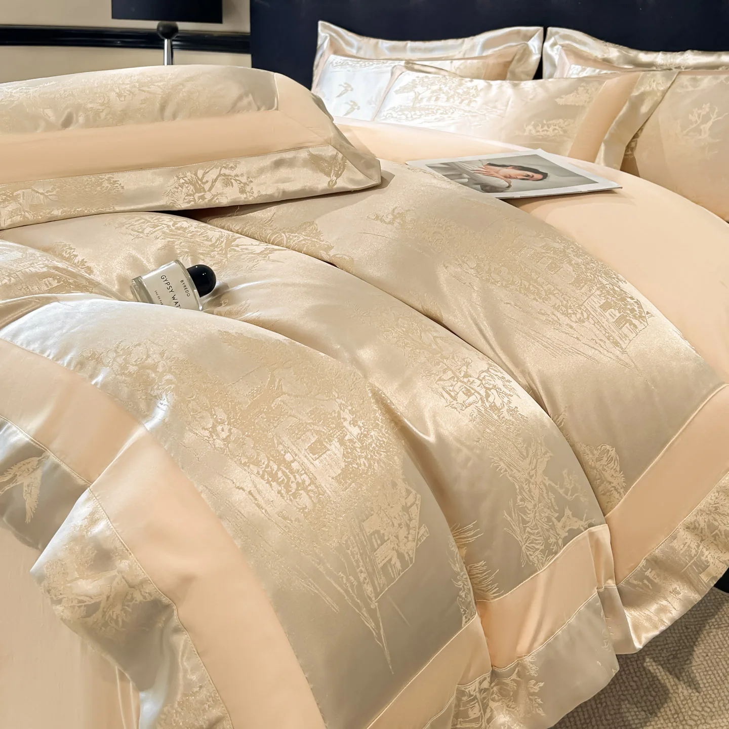 European Luxury High Precision Pure Cotton Embroidered Bedding Set Quilt Cover eet Duvet Cover High End Bed Linens
European Luxury High Precision Pure Cotton Embroidered Bedding Set Quilt Cover eet Duvet Cover High End Bed Linens