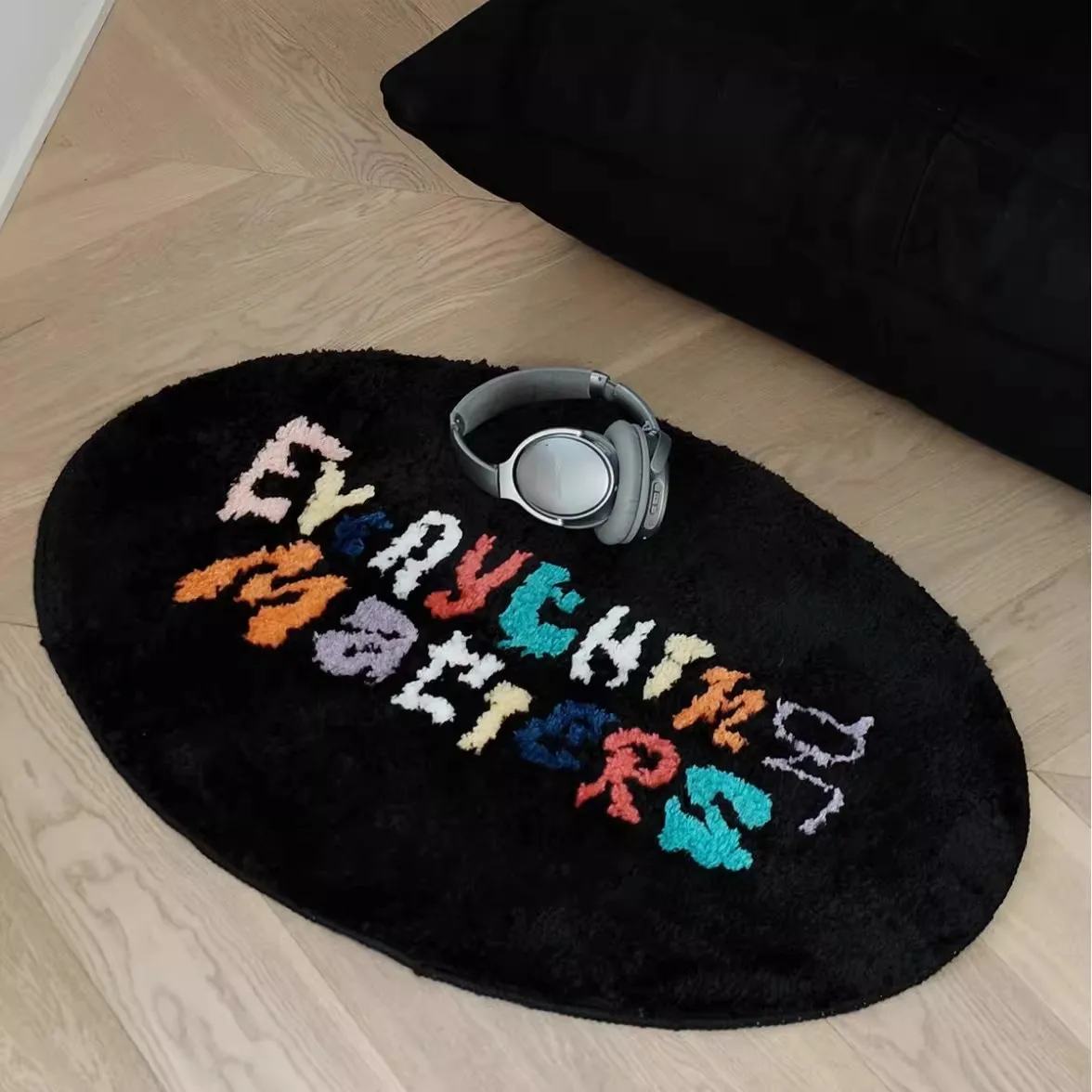 Retro Letter Bathroom Absorbent Carpet Thickened Non-Slip Door Mat Bedroom Bedside Decorative Rug Machine Washable Simple Style
Retro Letter Bathroom Absorbent Carpet Thickened Non-Slip Door Mat Bedroom Bedside Decorative Rug Machine Washable Simple Style