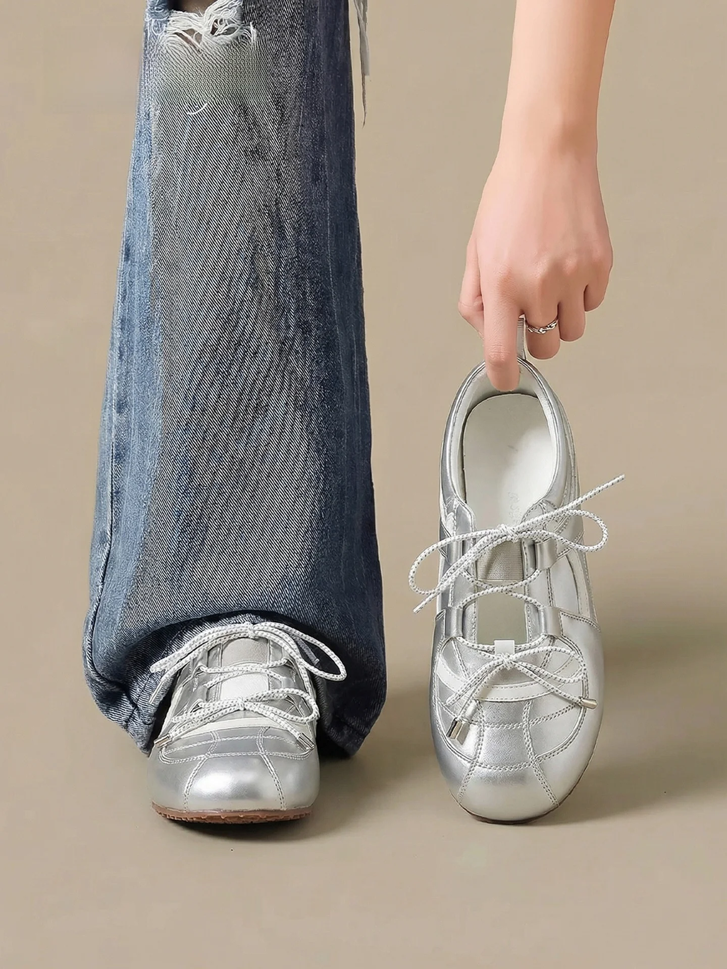 Silver Mary Sporty Sandals Women's 2026 New Summer Breathable Hollow out Slip-On Ballet Flat Trainer Casual Cross Buckle
Silver Mary Sporty Sandals Women's 2026 New Summer Breathable Hollow out Slip-On Ballet Flat Trainer Casual Cross Buckle