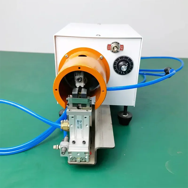 Power cord stripping and twisting machine Multi-core compound wire stripping equipment Automatic clamping Rotary stripping
Power cord stripping and twisting machine Multi-core compound wire stripping equipment Automatic clamping Rotary stripping