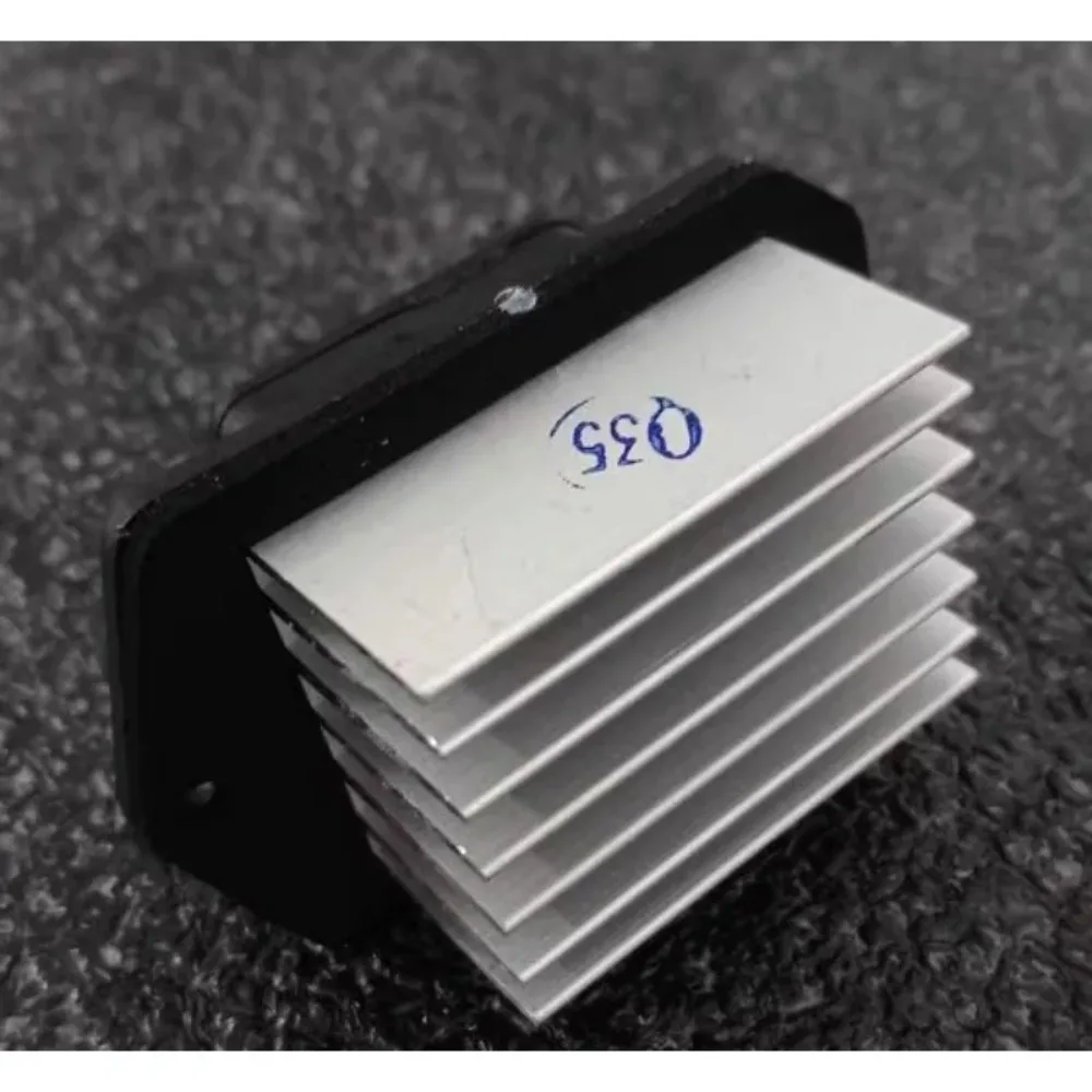 AM58-V08SD Genuine China Blower Resistance Speed Module Auto Replacement for Haval H2 H6 for GWM COWRY Voleex V80 C50
AM58-V08SD Genuine China Blower Resistance Speed Module Auto Replacement for Haval H2 H6 for GWM COWRY Voleex V80 C50