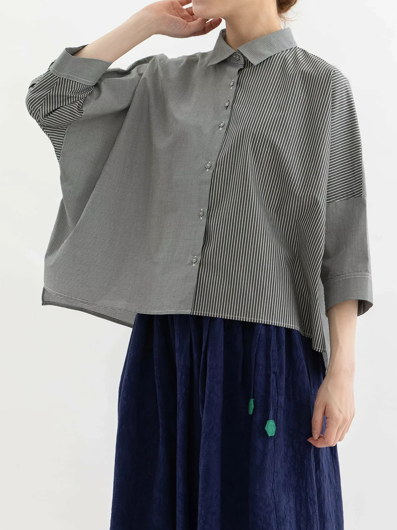 Japanese Style Loose Fit Striped Patchwork Sleeveless Shirt Women's Summer Cotton Shirt Casual Turn-down Collar Open Cardigan
Japanese Style Loose Fit Striped Patchwork Sleeveless Shirt Women's Summer Cotton Shirt Casual Turn-down Collar Open Cardigan