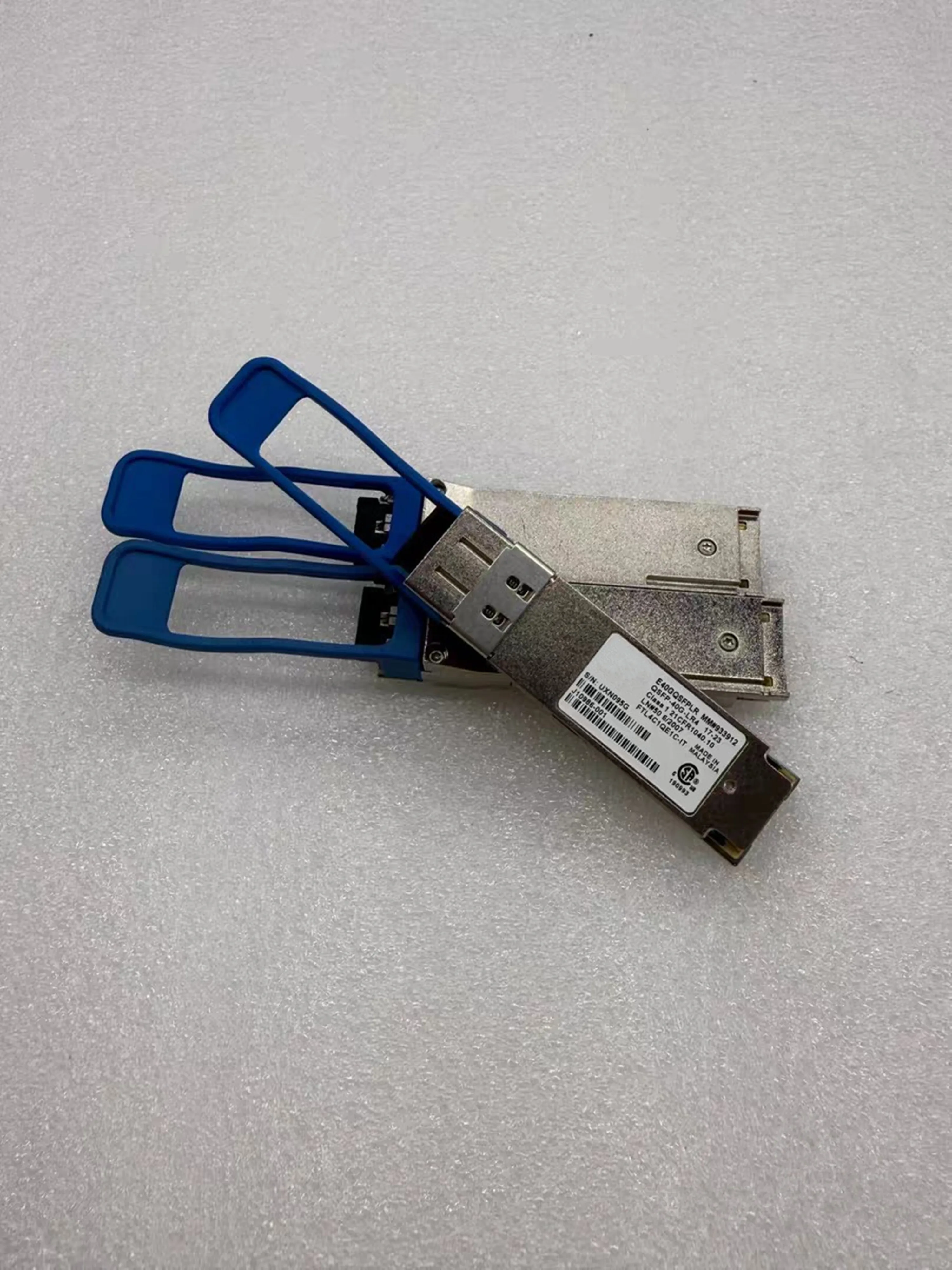 1PCS E40GQSFPLR QSFP 40G LR4 FTL4C1QE1C-IT J10986-001 IN-TEL 40GB QSFP+ 10KM Transceiver Switch
1PCS E40GQSFPLR QSFP 40G LR4 FTL4C1QE1C-IT J10986-001 IN-TEL 40GB QSFP+ 10KM Transceiver Switch