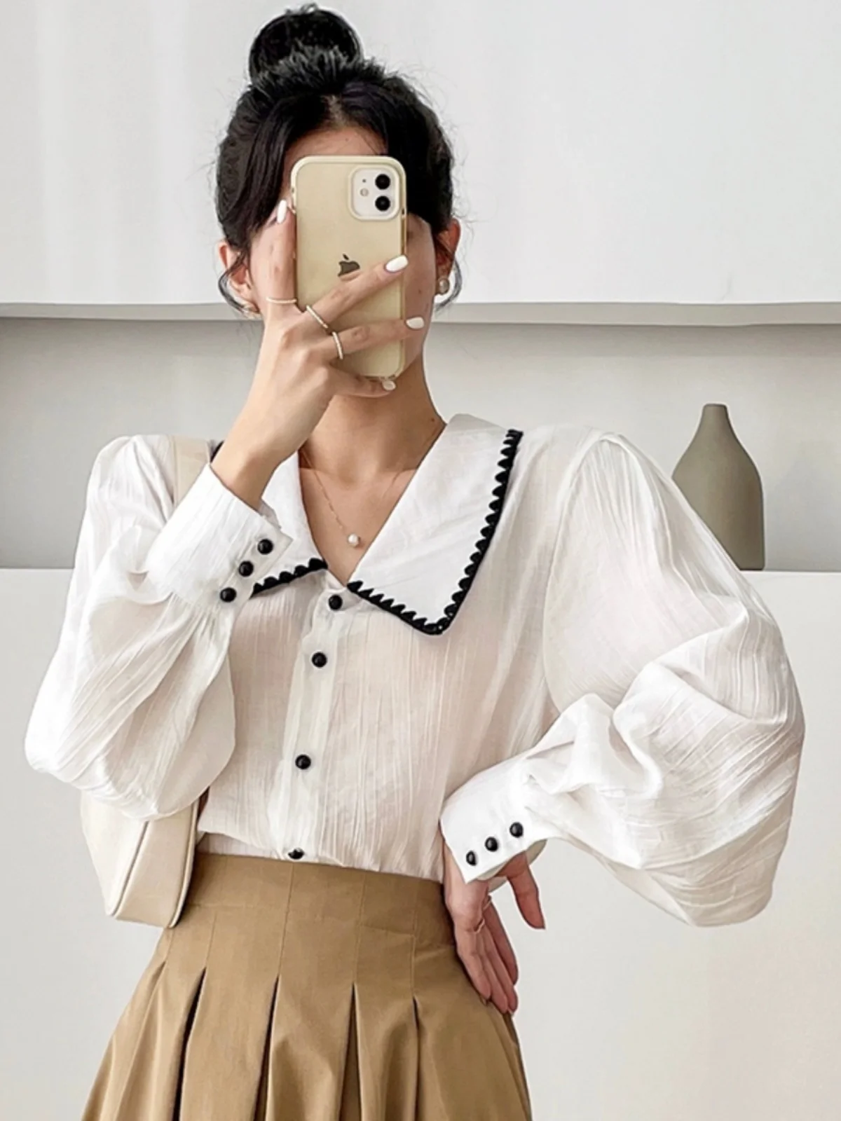 Белый шифоновый топ с воротником-стойкой и рукавами-фонариками, женский, весенний, новый, повседневный, прямого кроя
Белый шифоновый топ с воротником-стойкой и рукавами-фонариками, женский, весенний, новый, повседневный, прямого кроя