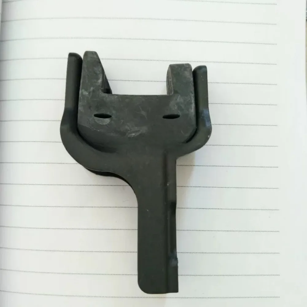 Rubber Pier Bracket on The Water Tank Genuine for Chrysler 300C 2005 2006 2007 2008 2009 2010 2011 2012 2013 2014 2015
Rubber Pier Bracket on The Water Tank Genuine for Chrysler 300C 2005 2006 2007 2008 2009 2010 2011 2012 2013 2014 2015