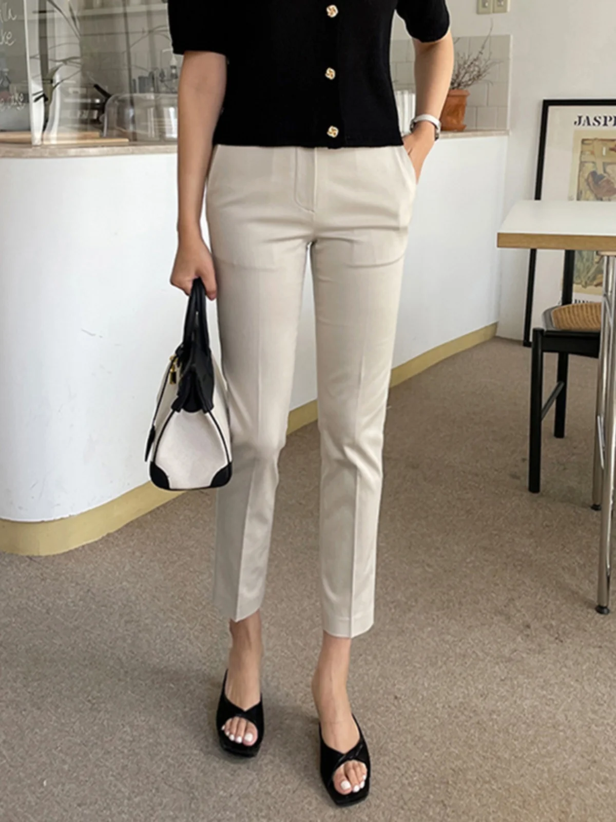 Khaki Slimming Suit Pants Women's Commute Work High Waist Straight Leg Thin Summer Office Trousers Nine Points Korean Style
Khaki Slimming Suit Pants Women's Commute Work High Waist Straight Leg Thin Summer Office Trousers Nine Points Korean Style