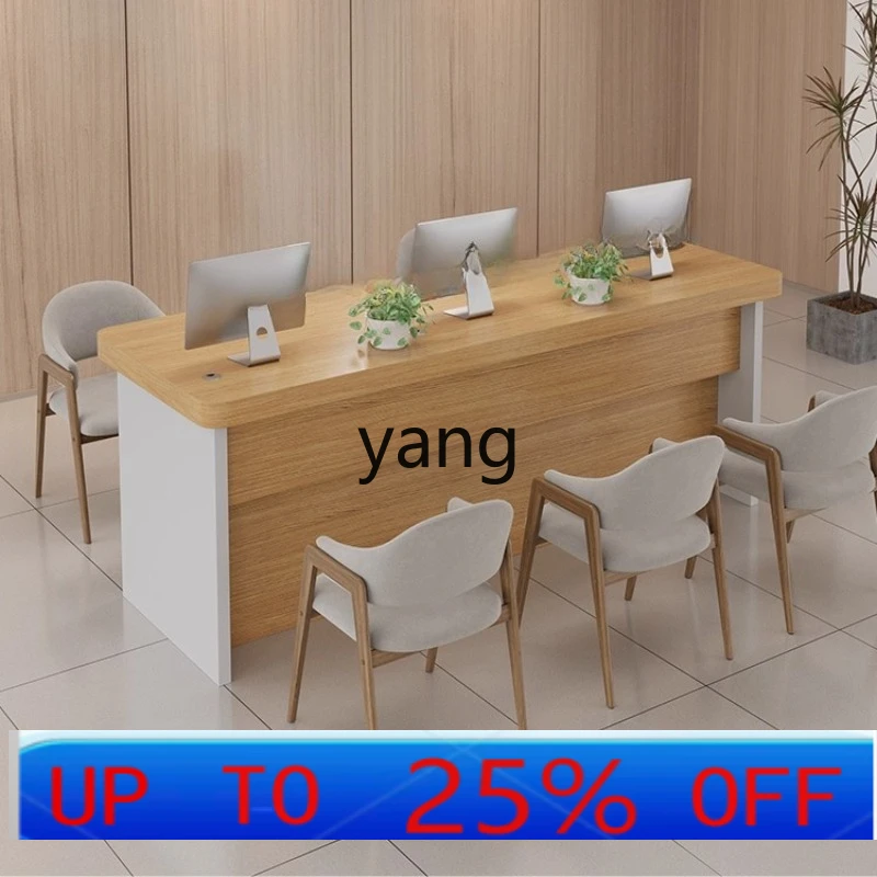 LM desk staff table 23 people travel agency store front desk
LM desk staff table 23 people travel agency store front desk