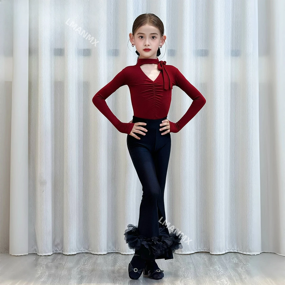 Новое осенне-зимнее платье для латинских танцев для девочек 2025 года, платье для выступлений с длинными рукавами
Новое осенне-зимнее платье для латинских танцев для девочек 2025 года, платье для выступлений с длинными рукавами