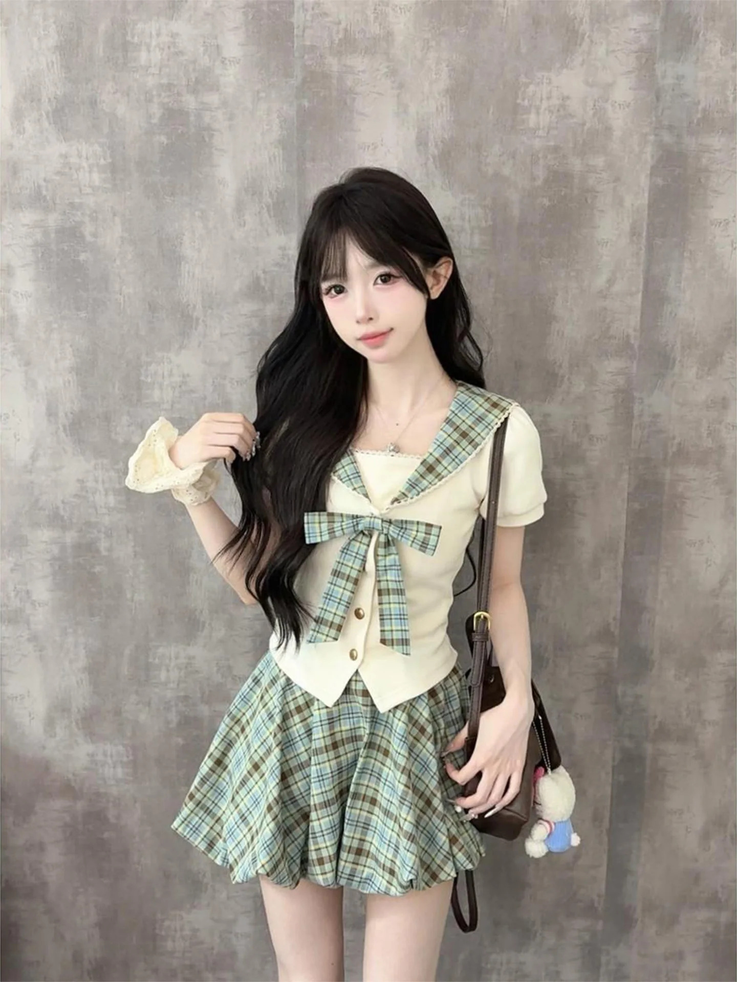 Милый летний японский школьный orm Sle, женская клетчатая плиссированная юбка и топ, комплект из двух предметов, модный студенческий наряд
Милый летний японский школьный orm Sle, женская клетчатая плиссированная юбка и топ, комплект из двух предметов, модный студенческий наряд
