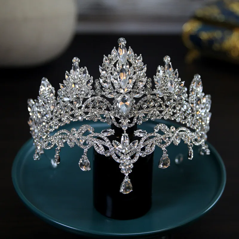 CC Tiaras and Crowns Wedding Hair Accessories Bridal Dress Engagement Hairwear 100% Handmade Luxury Pageant Coronets Party AN080
CC Tiaras and Crowns Wedding Hair Accessories Bridal Dress Engagement Hairwear 100% Handmade Luxury Pageant Coronets Party AN080