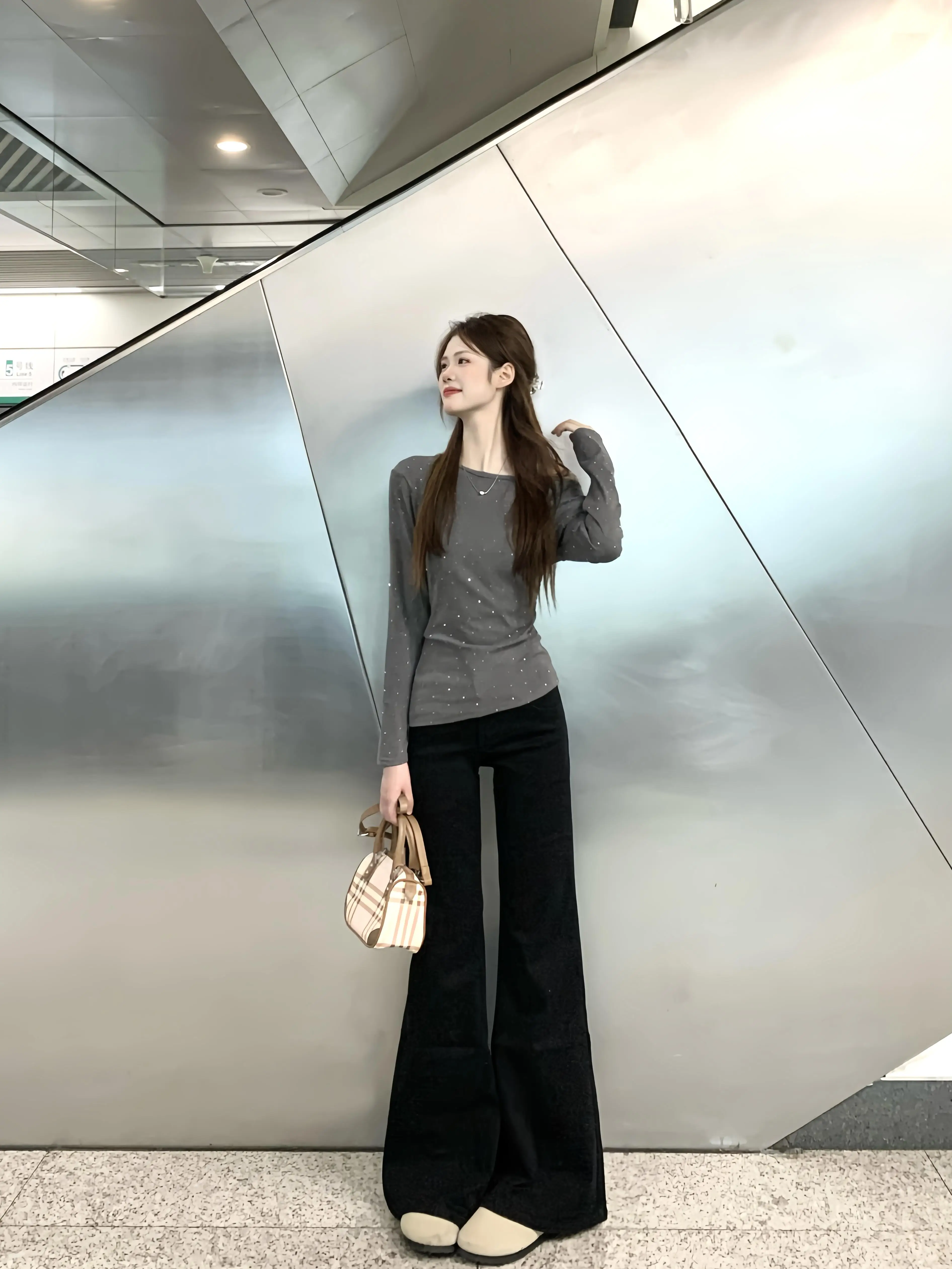 Retro Low Waist Flared Jeans Women's Autumn Winter New Loose Slimming Non-Matching Hoof Pants Casual Pure Color Jeans
Retro Low Waist Flared Jeans Women's Autumn Winter New Loose Slimming Non-Matching Hoof Pants Casual Pure Color Jeans