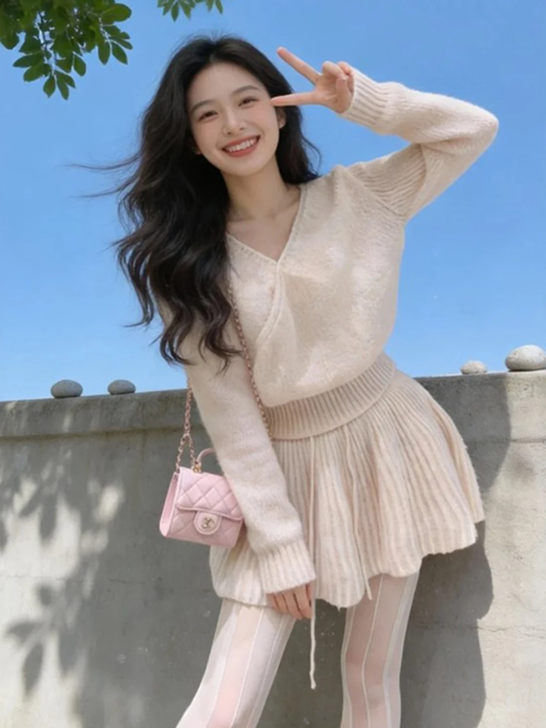 Нежный Ветер: Уникальный, очень красивый комплект из топа с V-образным вырезом и длинной юбки, антивозрастной эффект, готовый образ для весны 2026
Нежный Ветер: Уникальный, очень красивый комплект из топа с V-образным вырезом и длинной юбки, антивозрастной эффект, готовый образ для весны 2026