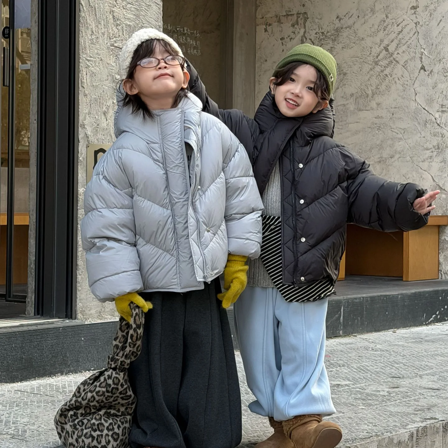 Children's Clothing Boys' Down Jacket 2025 Winter Version 90 White Duck Down Thick Bread Jacket Children's Warm and Anti Trend
Children's Clothing Boys' Down Jacket 2025 Winter Version 90 White Duck Down Thick Bread Jacket Children's Warm and Anti Trend