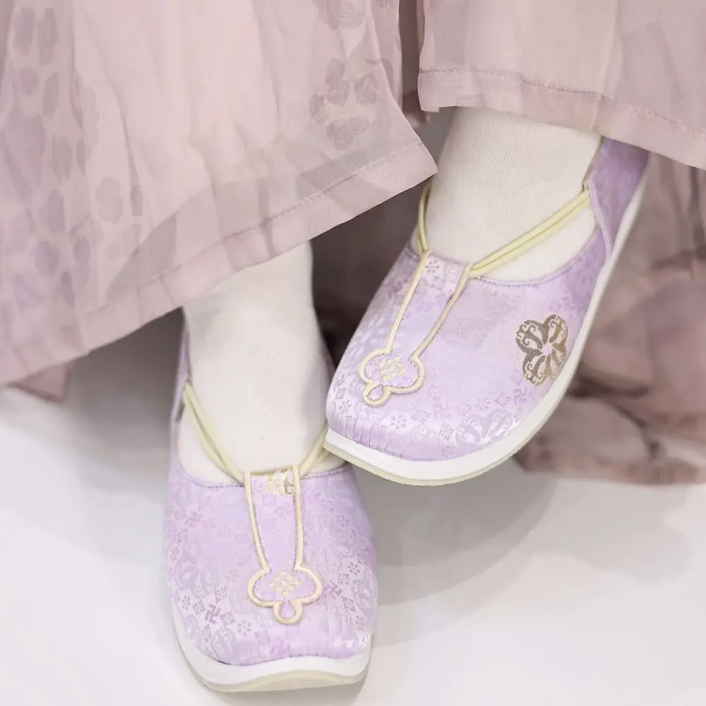 Tang Dynasty Shoes Increase Height Hanfu Shoes Women Flat Bottom Shoe
Tang Dynasty Shoes Increase Height Hanfu Shoes Women Flat Bottom Shoe