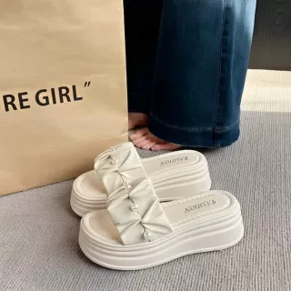 Stylish Ladies Outdoor Slip-On Sandals Fairy Wind Platform Thick Bottom Clogs Summer One-Strap Matching Skirts Rubber Sole
Stylish Ladies Outdoor Slip-On Sandals Fairy Wind Platform Thick Bottom Clogs Summer One-Strap Matching Skirts Rubber Sole