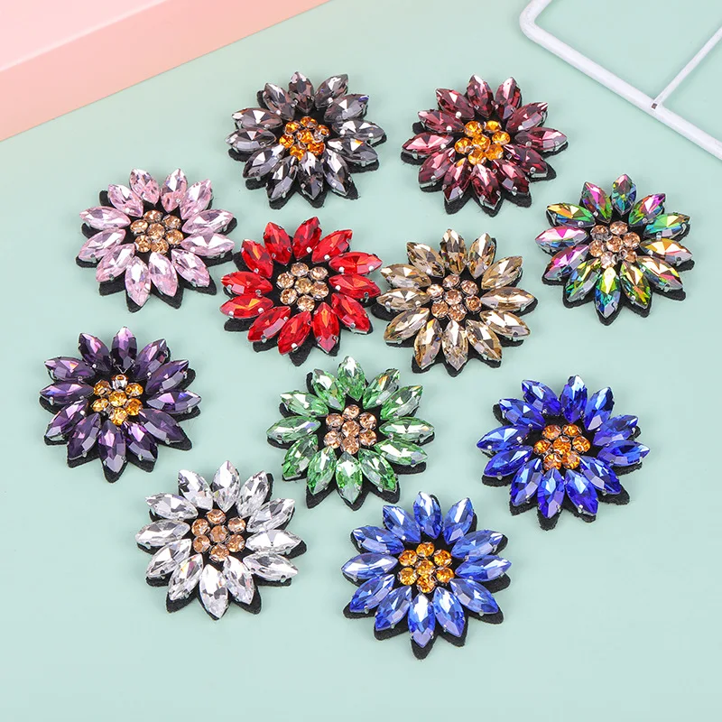 5PCS Sequined crystal beaded flower handmade sunflower patch fabric appliqué clothing embroidery fabric appliqué
5PCS Sequined crystal beaded flower handmade sunflower patch fabric appliqué clothing embroidery fabric appliqué