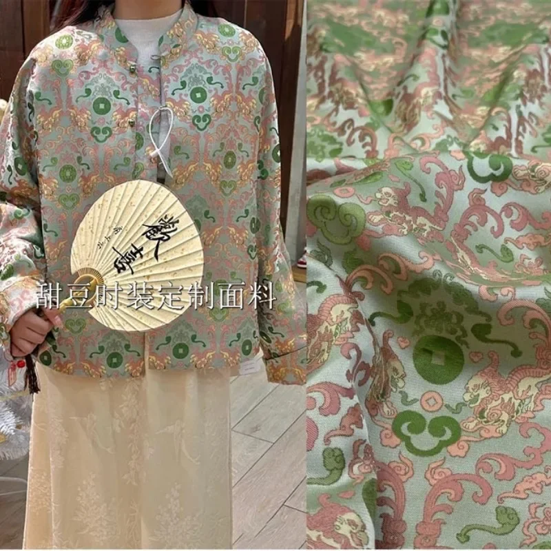 Парчовая жаккардовая ткань для нового китайского стиля, окрашенная пряжа, одежда, парчовая куртка, ткань для шитья своими руками, полиэфирный материал
Парчовая жаккардовая ткань для нового китайского стиля, окрашенная пряжа, одежда, парчовая куртка, ткань для шитья своими руками, полиэфирный материал