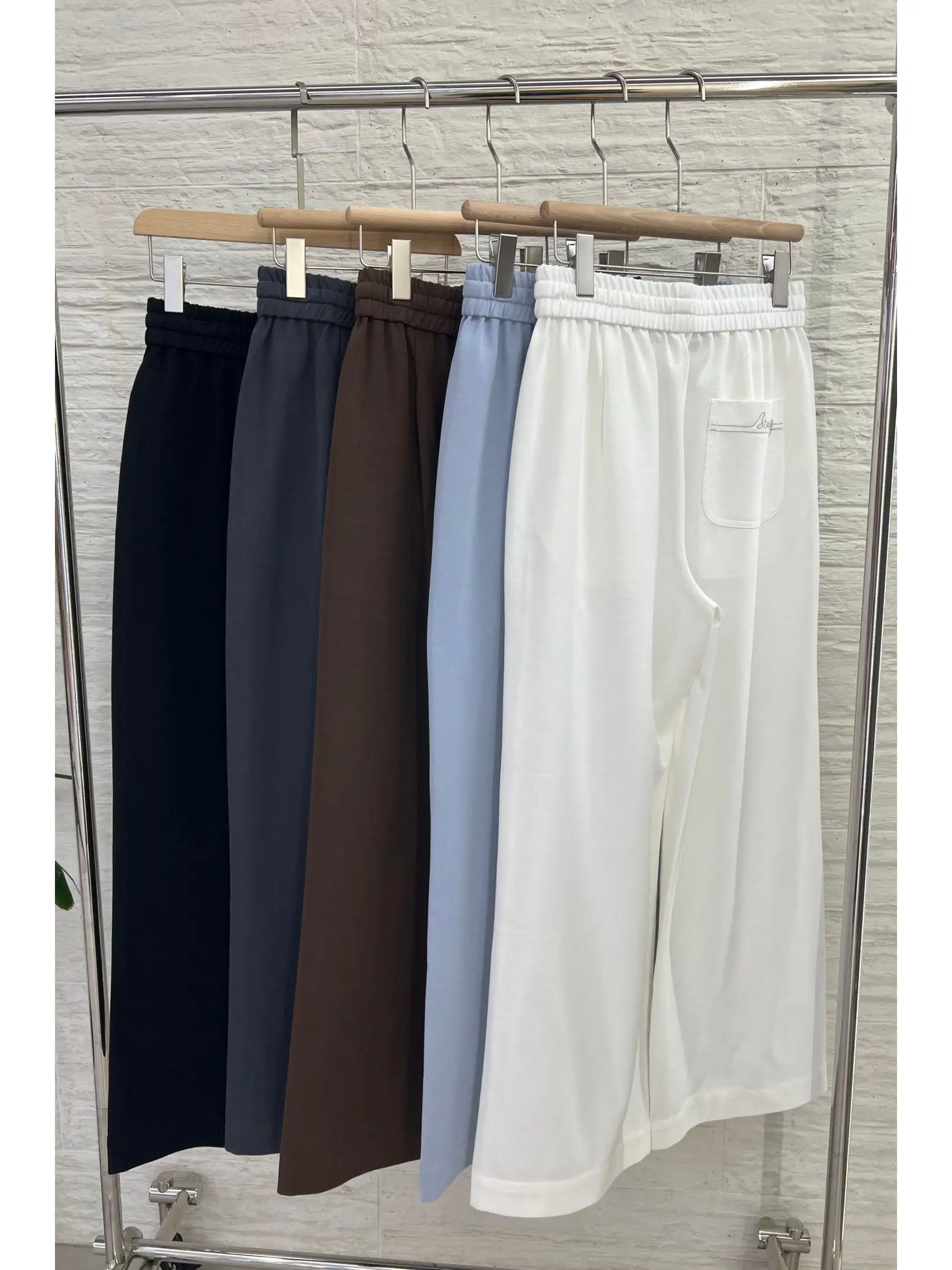 Wide leg pants with drawstring, versatile and minimalist style casual pants with drape and embroidery slim and versatile
Wide leg pants with drawstring, versatile and minimalist style casual pants with drape and embroidery slim and versatile