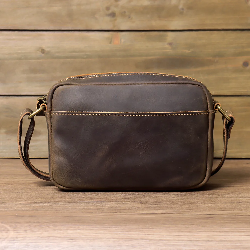 YH3247 Crazy Horse Leather Men's Shoulder Bag Retro Simple Head Layer Cowhide Leather Crossbody Bag
YH3247 Crazy Horse Leather Men's Shoulder Bag Retro Simple Head Layer Cowhide Leather Crossbody Bag