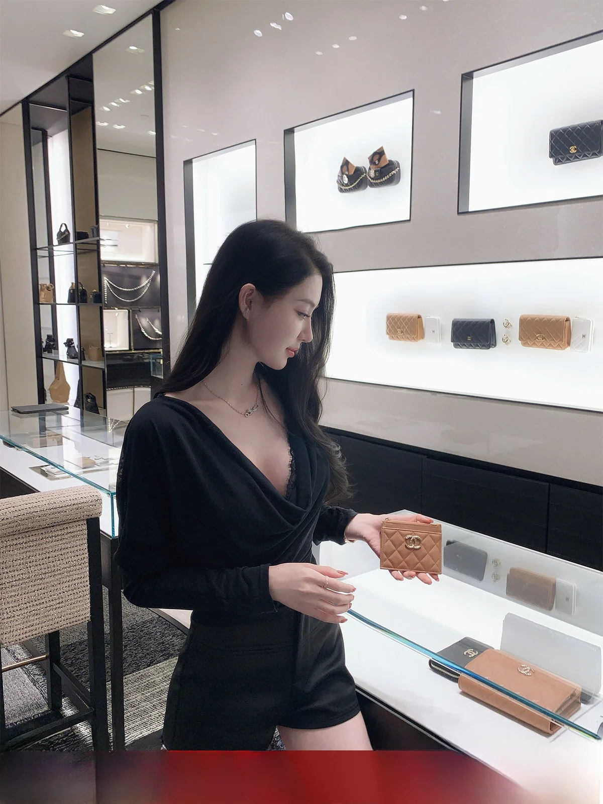 Bla Lace Skin-friendly Strap Vest Top Set oulder-baring High Elastic Cover up Set Women's Faion Spring Collection
Bla Lace Skin-friendly Strap Vest Top Set oulder-baring High Elastic Cover up Set Women's Faion Spring Collection