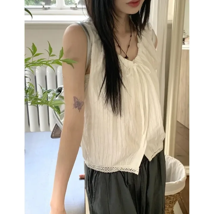 Elegant Lace Trim Splice Shirt Top Summer New Style Women's Loose Fit Sleeveless Cardigan Fashion Versatile Chinese Origin
Elegant Lace Trim Splice Shirt Top Summer New Style Women's Loose Fit Sleeveless Cardigan Fashion Versatile Chinese Origin