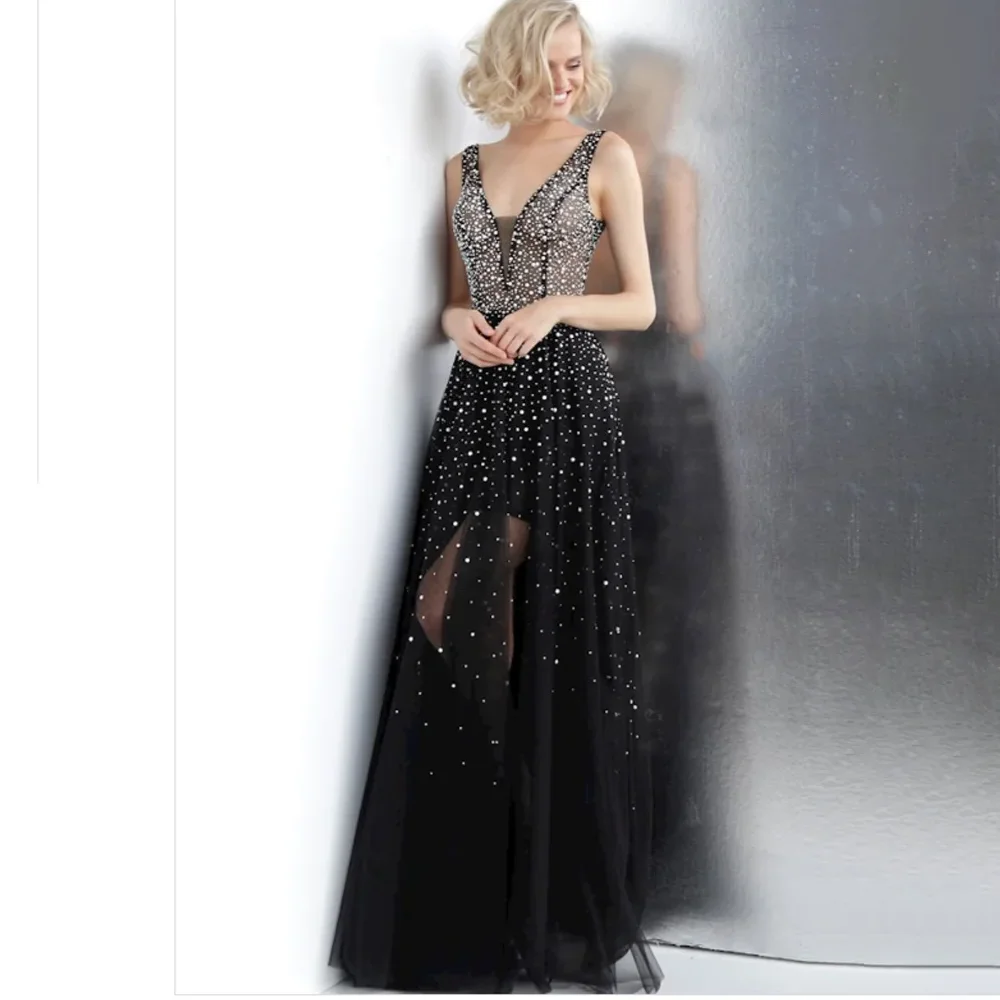 Shine V Neck Evening Dress Backless Fromal Gown A Line Celebrity Dresses Floor Length Party Gown Elegance Customized
Shine V Neck Evening Dress Backless Fromal Gown A Line Celebrity Dresses Floor Length Party Gown Elegance Customized