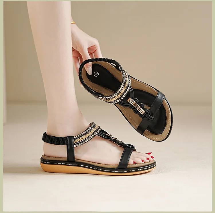New lightweight and comfortable flat sandals for women, with elastic bands, casual, suitable for the beach and large size shoes
New lightweight and comfortable flat sandals for women, with elastic bands, casual, suitable for the beach and large size shoes