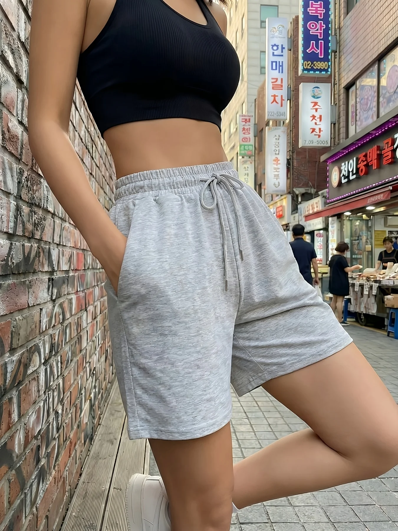 2026 Women's Summer Casual Shorts, Drawstring Waist Double Pockets Solid Color Loose Fit Suitable for Fitness and Home Wear
2026 Women's Summer Casual Shorts, Drawstring Waist Double Pockets Solid Color Loose Fit Suitable for Fitness and Home Wear