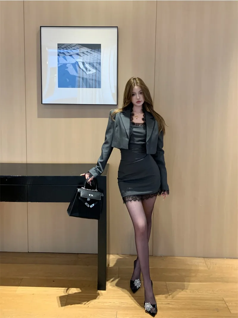 2024 Autumn New Women Two Piece Dress Sets Sexy Mature Lace Splicing Short Blazer Jacket + Slim Waist A Line Bodycon Slip Dress
2024 Autumn New Women Two Piece Dress Sets Sexy Mature Lace Splicing Short Blazer Jacket + Slim Waist A Line Bodycon Slip Dress