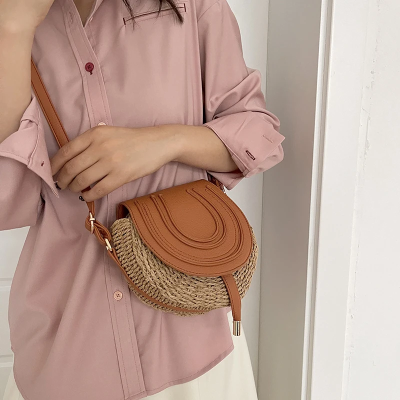 Vintage Straw Saddle Handbags and Purses for Women Shoulder Crossbody Bags 2023 New Brand Designer Messenger Bag High Quality
Vintage Straw Saddle Handbags and Purses for Women Shoulder Crossbody Bags 2023 New Brand Designer Messenger Bag High Quality