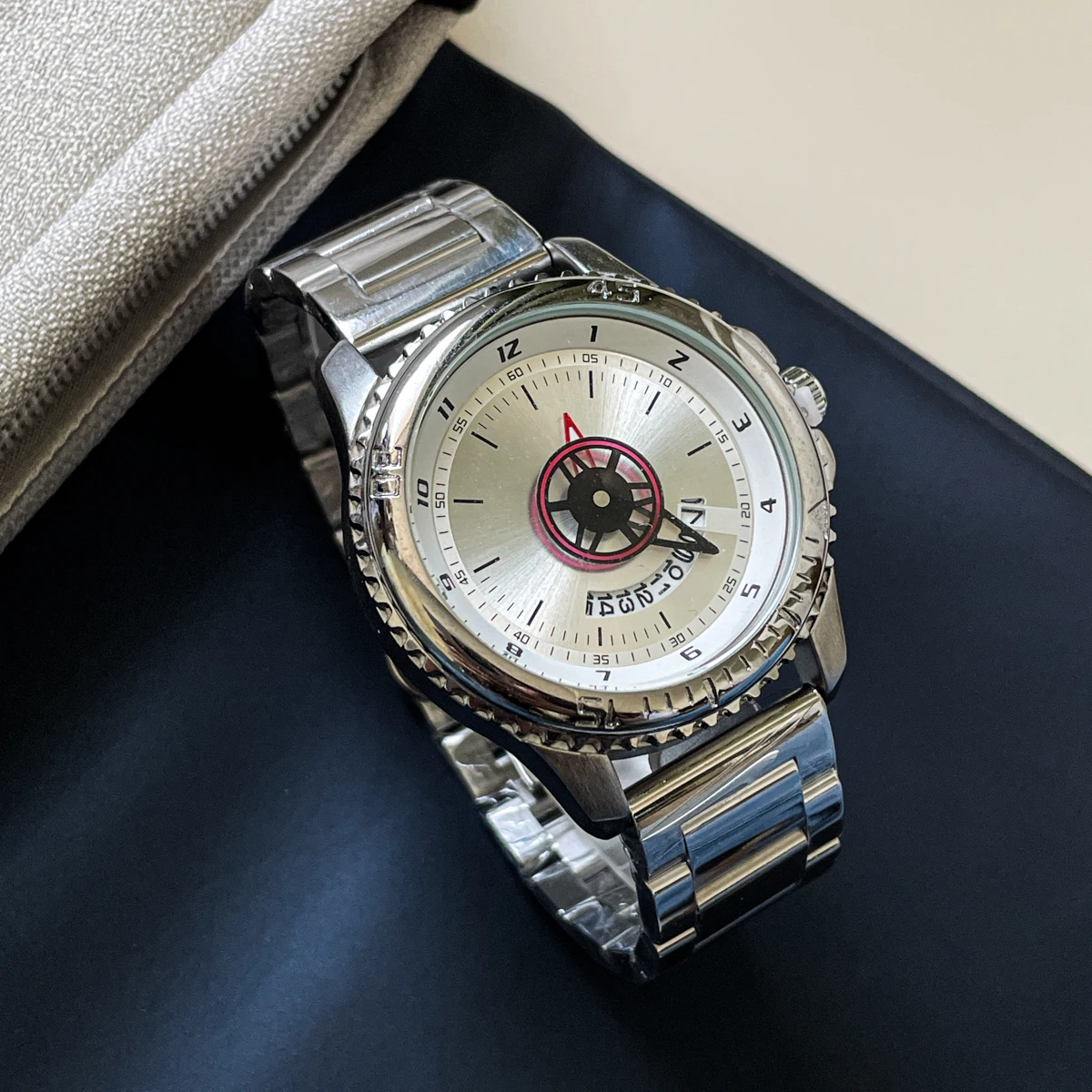 2025 new men's watch light luxury high-end brand quartz watch men's gift sports stainless steel strap
2025 new men's watch light luxury high-end brand quartz watch men's gift sports stainless steel strap