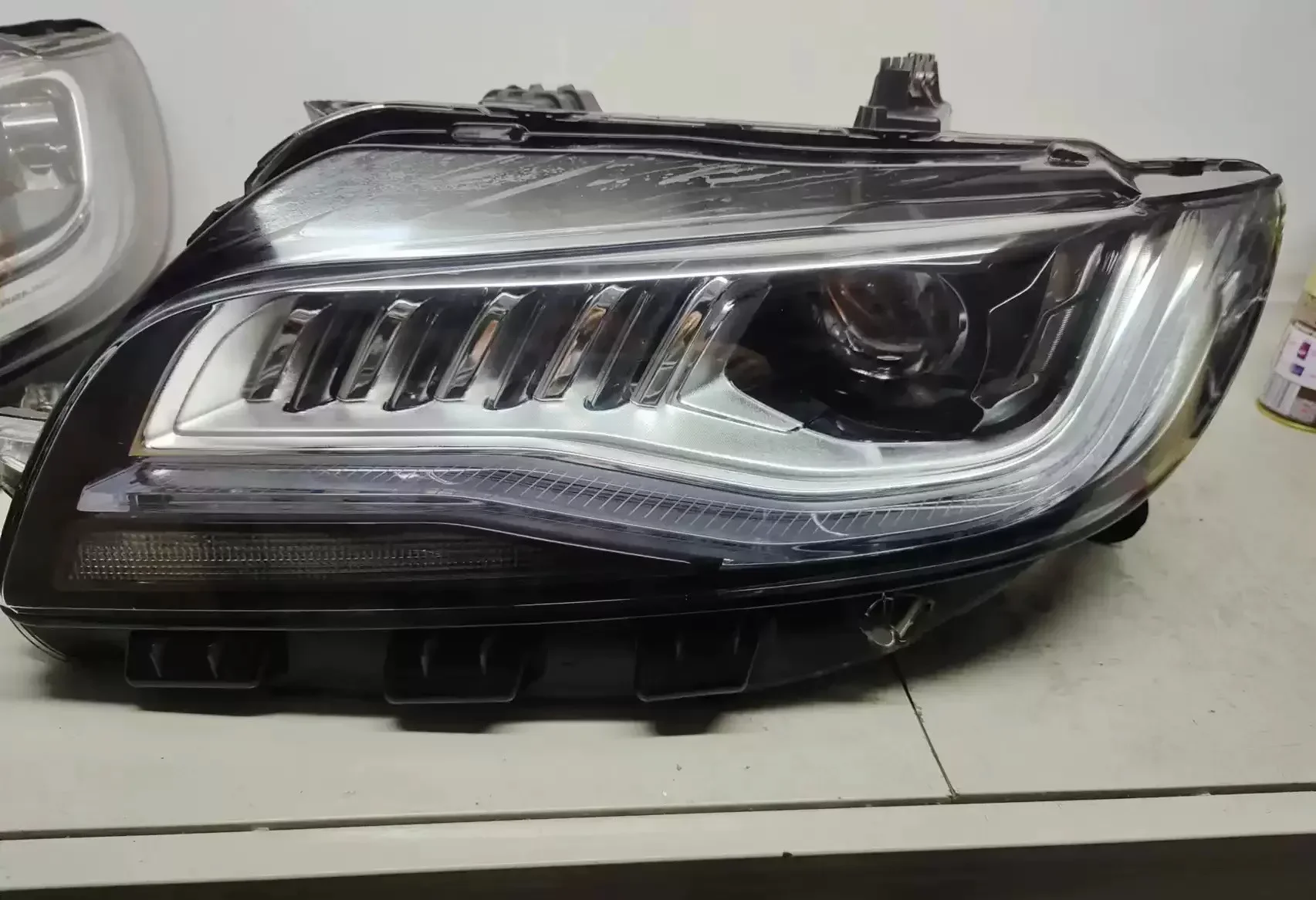 Для Lincoln MKZ автомобильные передние светодиодные фары дневного света DRL фары ближний дальний свет указатель поворота
Для Lincoln MKZ автомобильные передние светодиодные фары дневного света DRL фары ближний дальний свет указатель поворота