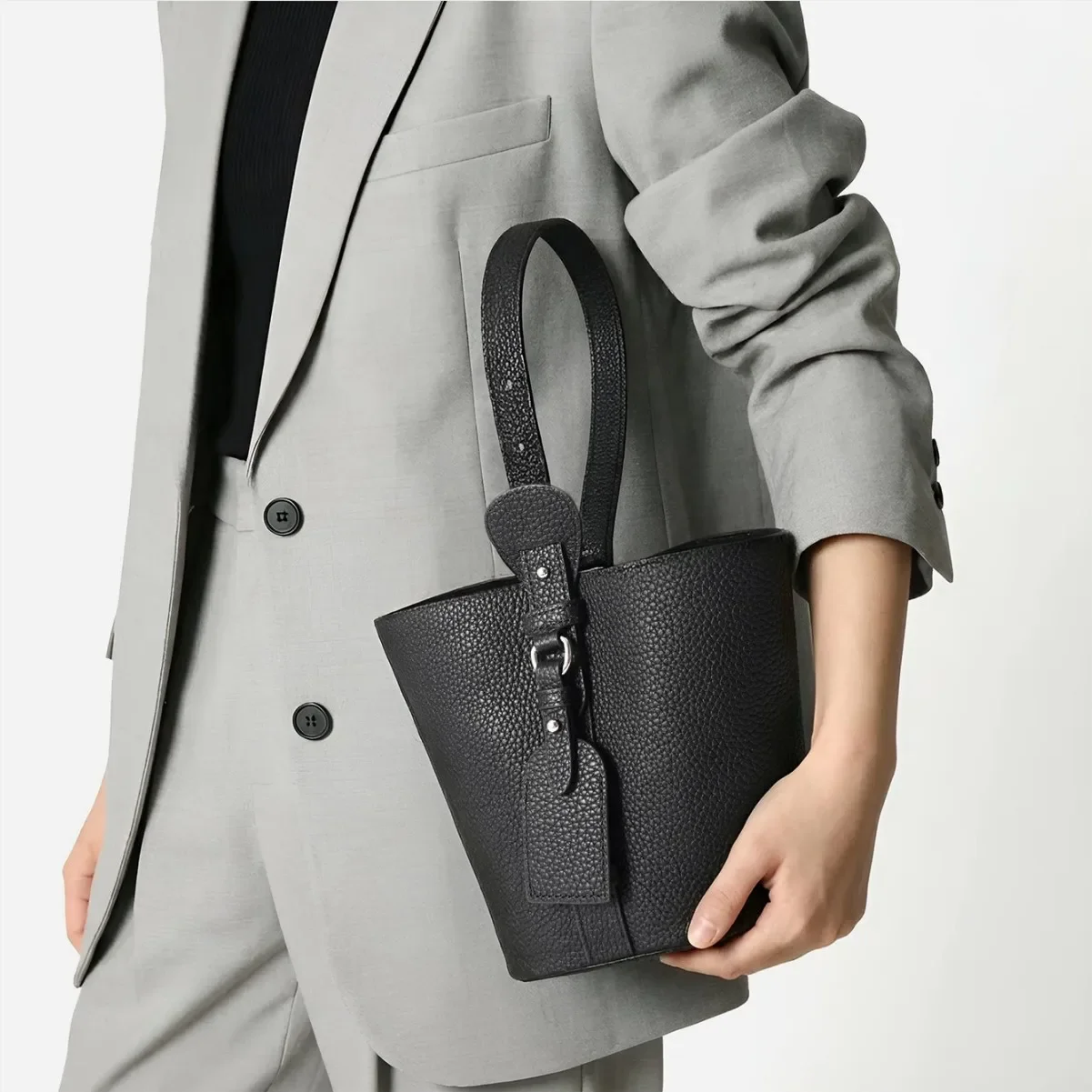 100% Genuine Leather Best Superstar Diaper Bag Nappy Messenger Tote Large Capacity Ladies Shoulder Handbag
100% Genuine Leather Best Superstar Diaper Bag Nappy Messenger Tote Large Capacity Ladies Shoulder Handbag