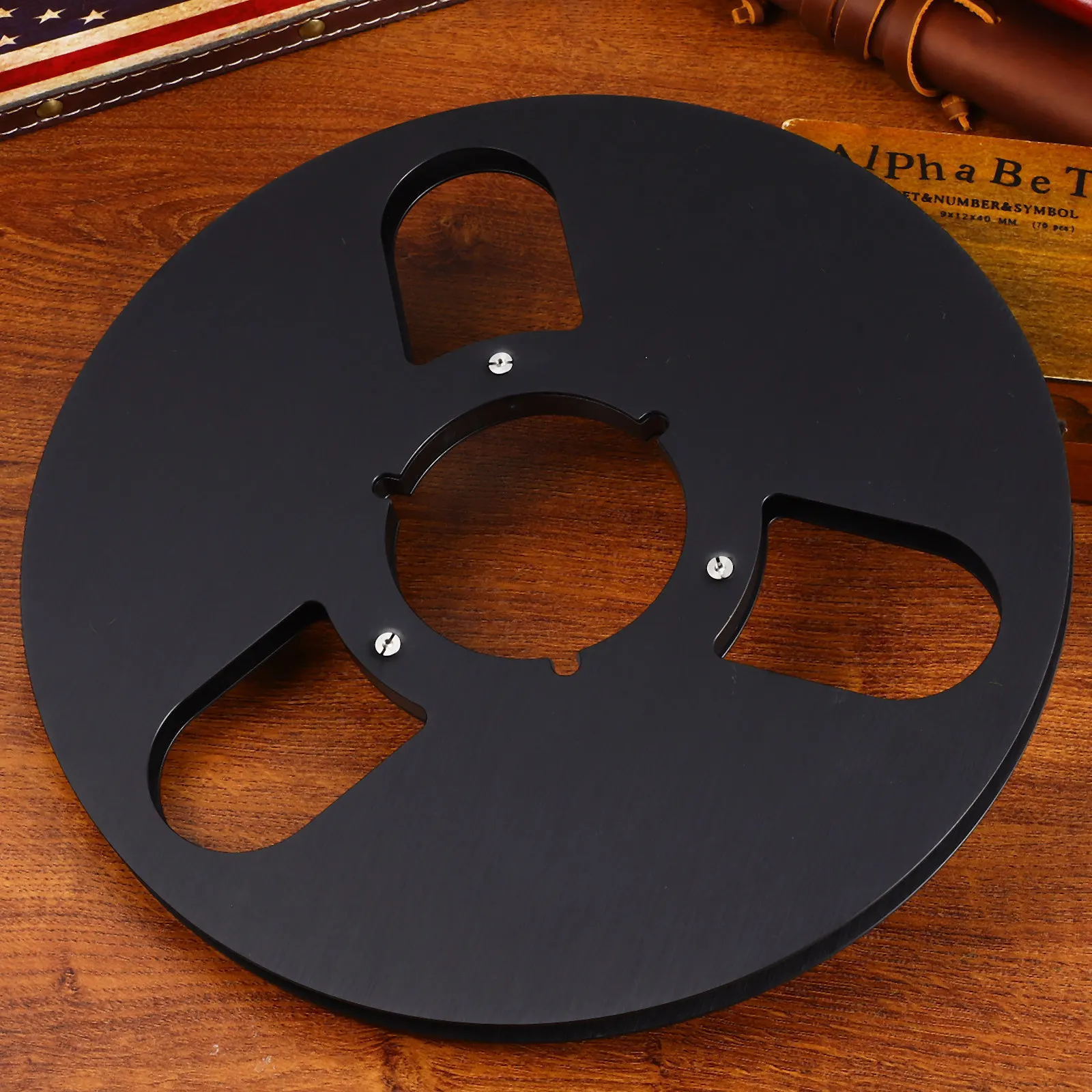 Пустая катушка для ленты, универсальная, из алюминиевого сплава, с 3 отверстиями, для записи на магнитофонную ленту, высокопроизводительная замена
Пустая катушка для ленты, универсальная, из алюминиевого сплава, с 3 отверстиями, для записи на магнитофонную ленту, высокопроизводительная замена