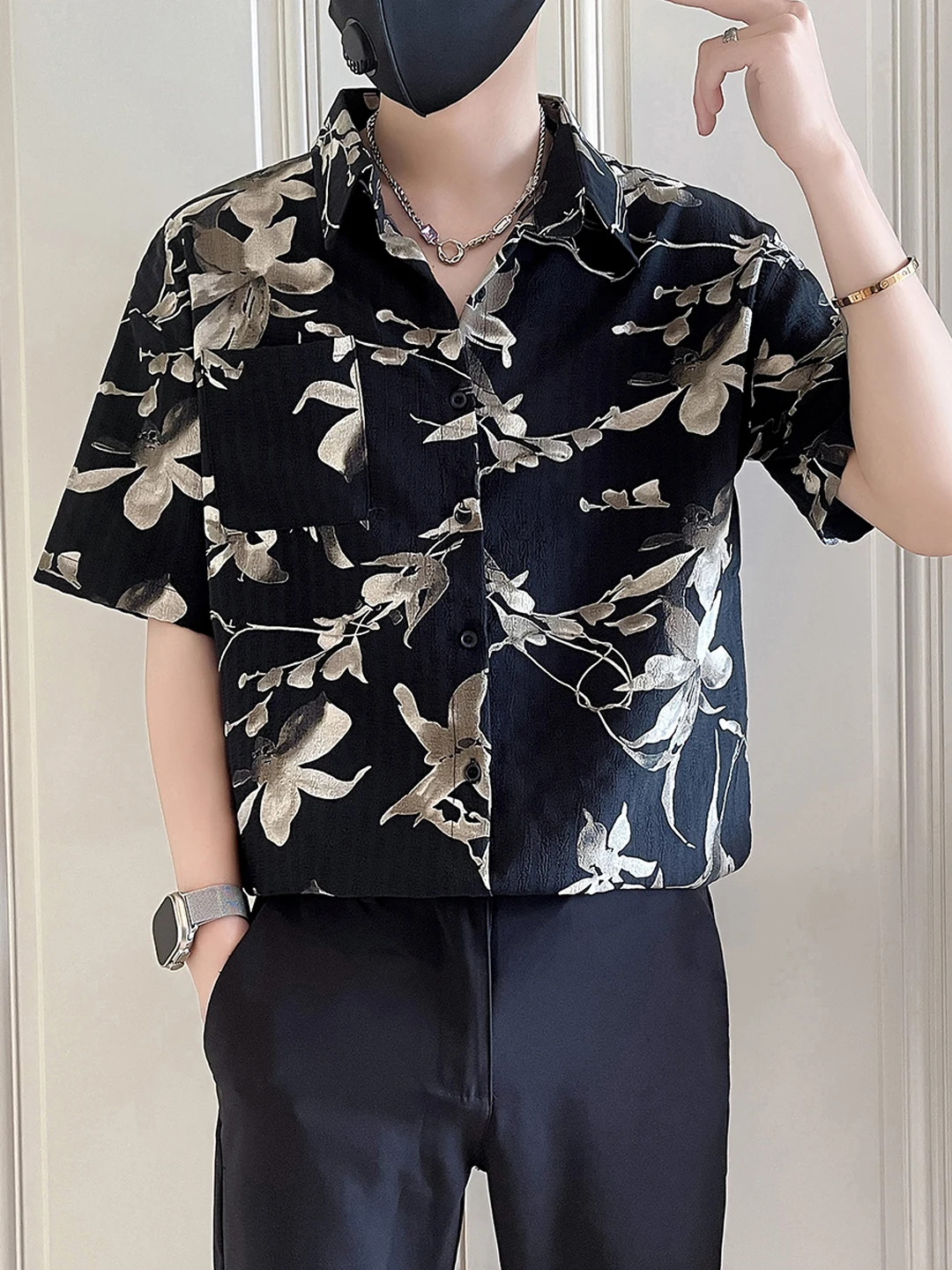 Men's Floral Ice Silk Short Sleeve Shirt Casual Loose Summer Fashion Brand Breathable Thin Standard Fit Geometry Pattern
Men's Floral Ice Silk Short Sleeve Shirt Casual Loose Summer Fashion Brand Breathable Thin Standard Fit Geometry Pattern