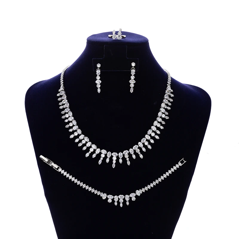 Jewelry Sets HADIYANA Vintage Shiney Women Party Wedding Necklace Earrings Ring And Bracelet 4pcs Set BN7848 Women Jewelry
Jewelry Sets HADIYANA Vintage Shiney Women Party Wedding Necklace Earrings Ring And Bracelet 4pcs Set BN7848 Women Jewelry