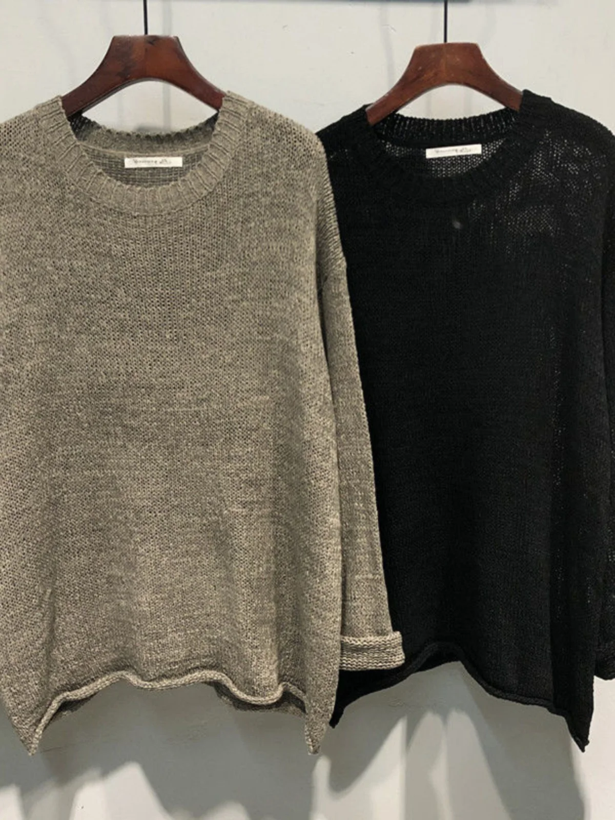 Весенне-осенний корейский трикотажный джемпер с круглым вырезом для полных женщин, скрывающий недостатки фигуры, стройнящая одежда больших размеров
Весенне-осенний корейский трикотажный джемпер с круглым вырезом для полных женщин, скрывающий недостатки фигуры, стройнящая одежда больших размеров