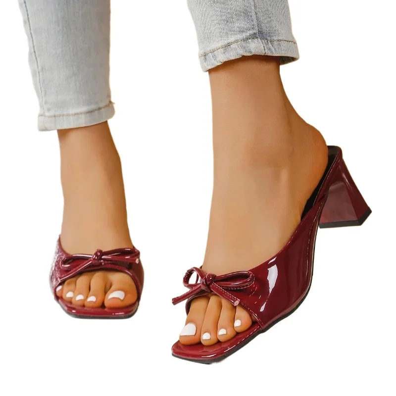 Heel Slippers for Ladies Outwear Red Slides Red heels Black New Comfortable Low Square Head Sandals Sweet Bow Silk Thick 2026
Heel Slippers for Ladies Outwear Red Slides Red heels Black New Comfortable Low Square Head Sandals Sweet Bow Silk Thick 2026