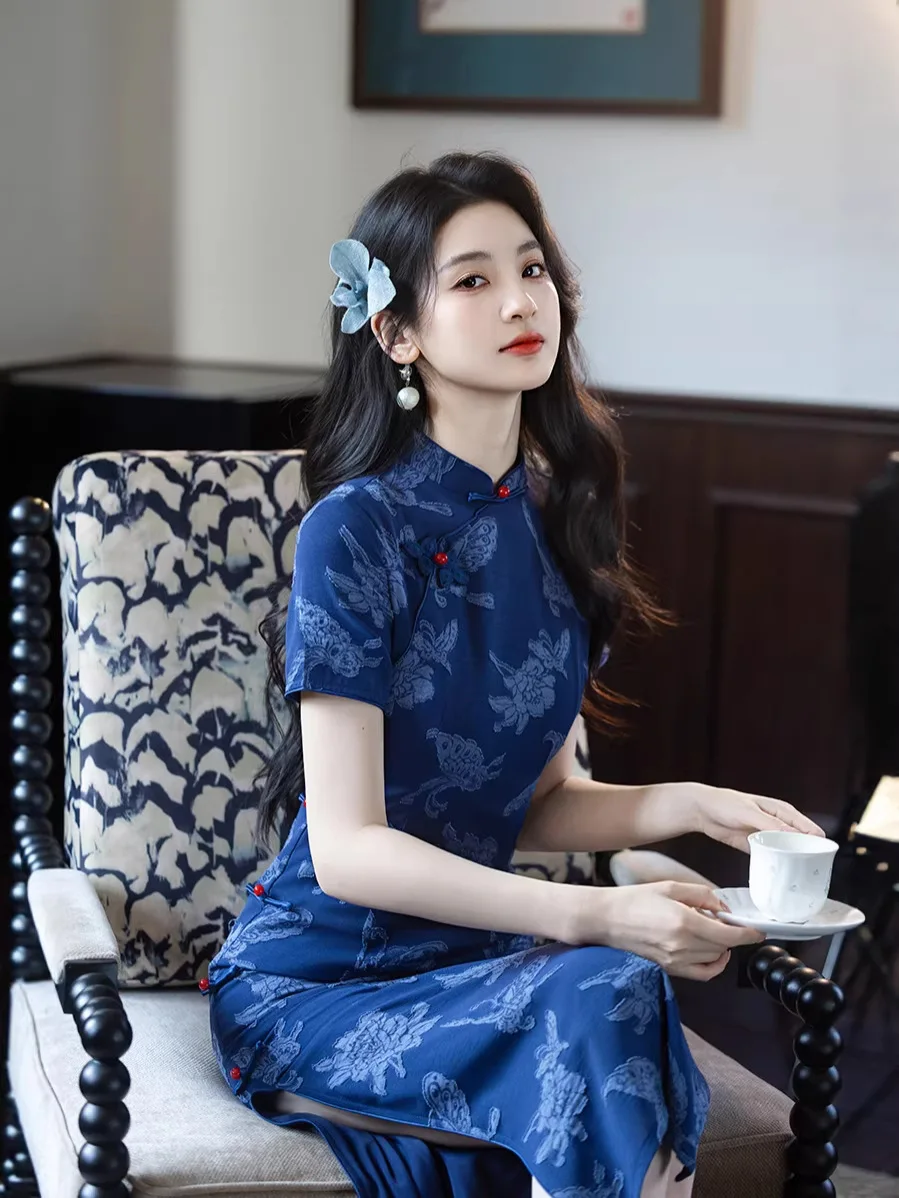 Blue Cheongsam Spring/Summer New Traditional Chinese Daily Girl Improved Short Sleeve Young Girl Dress
Blue Cheongsam Spring/Summer New Traditional Chinese Daily Girl Improved Short Sleeve Young Girl Dress