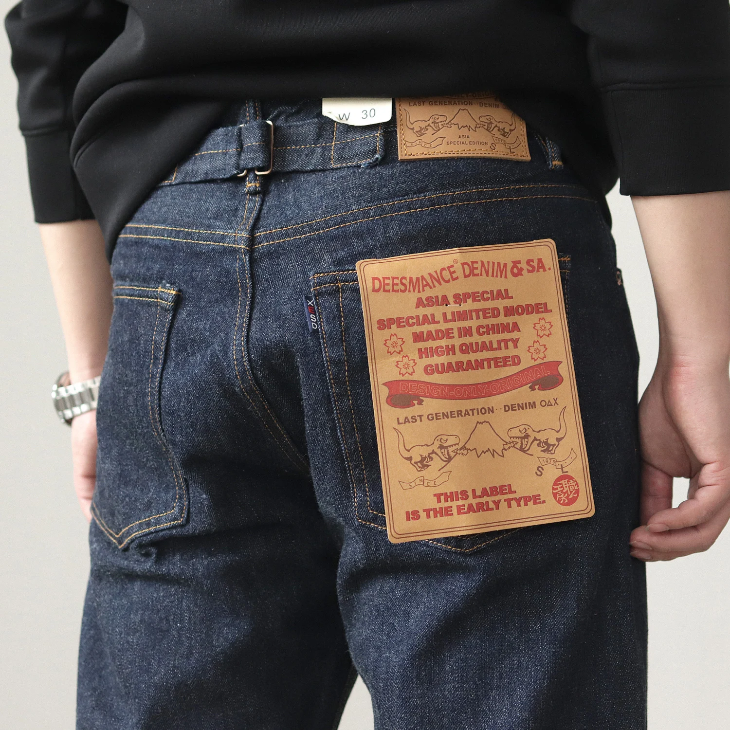 14OZ heavy denim Denim jeans men straight tube depulped May Khaki American vintage primary color wash pants
14OZ heavy denim Denim jeans men straight tube depulped May Khaki American vintage primary color wash pants