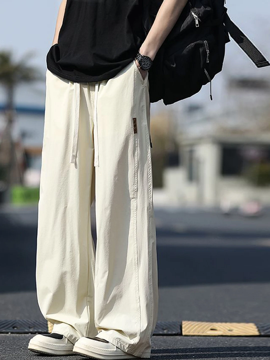 Qui Dry спортивные брюки для мужчин, летние ультратонкие свободные брюки из ледяного шелка с прямыми штанинами, дышащие, удобные, легкие
Qui Dry спортивные брюки для мужчин, летние ультратонкие свободные брюки из ледяного шелка с прямыми штанинами, дышащие, удобные, легкие