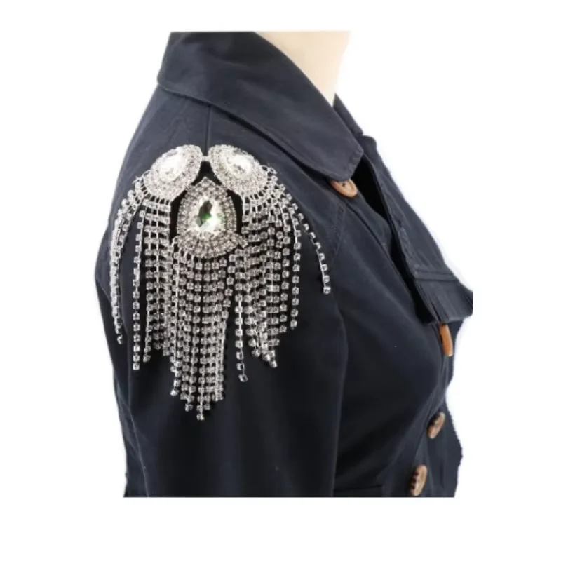 1 PCS Fashion Unisex Tassel Epaulette Long Chain Handmade Rhinestones Brooch Classical Shoulder Jewelry Clothing Accessories
1 PCS Fashion Unisex Tassel Epaulette Long Chain Handmade Rhinestones Brooch Classical Shoulder Jewelry Clothing Accessories