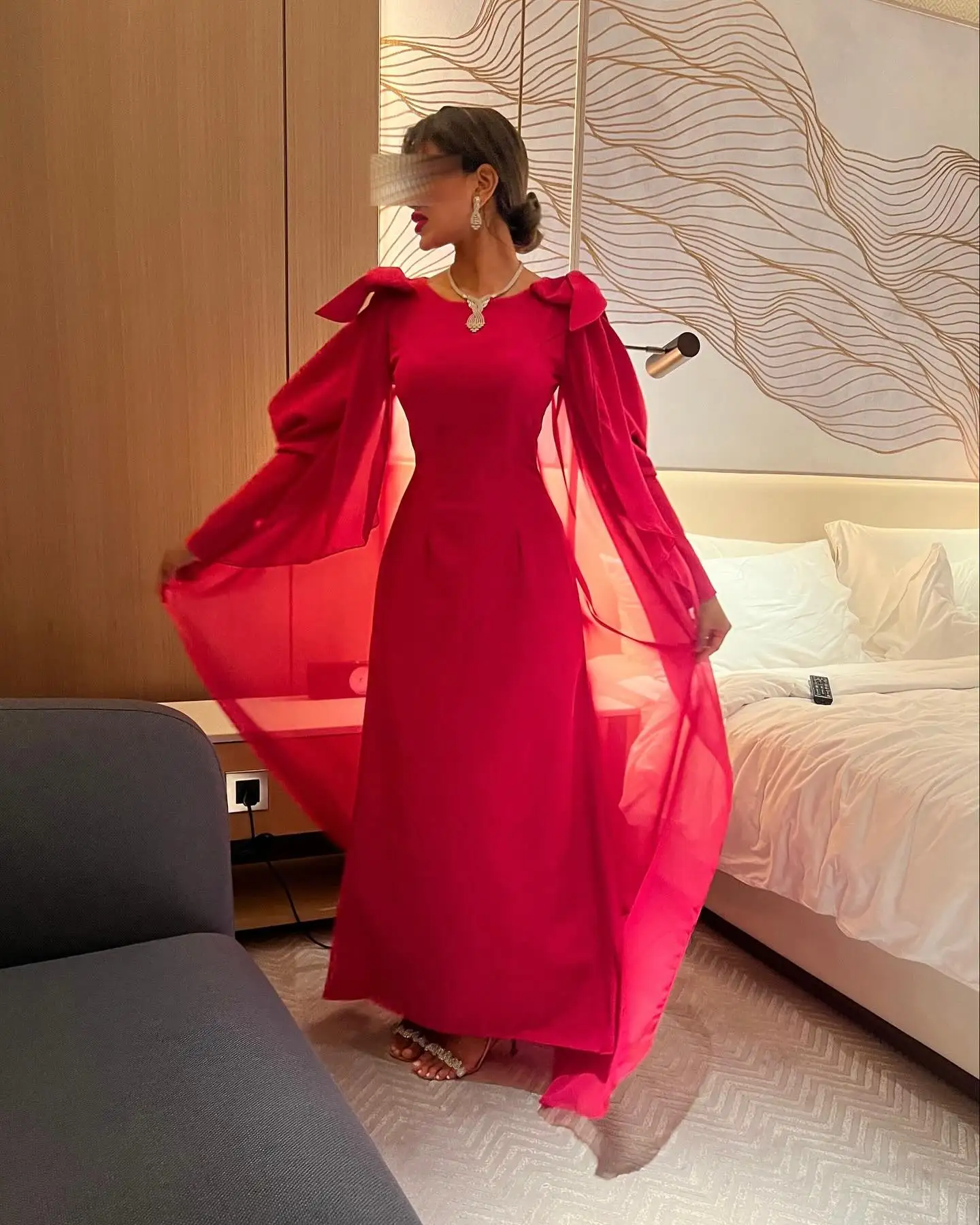 Customized Classic Crew Neck Long Sleeves Satin Watteau Train Evening Dress Graceful Pleats Bow Photo Color Vestido De
Customized Classic Crew Neck Long Sleeves Satin Watteau Train Evening Dress Graceful Pleats Bow Photo Color Vestido De