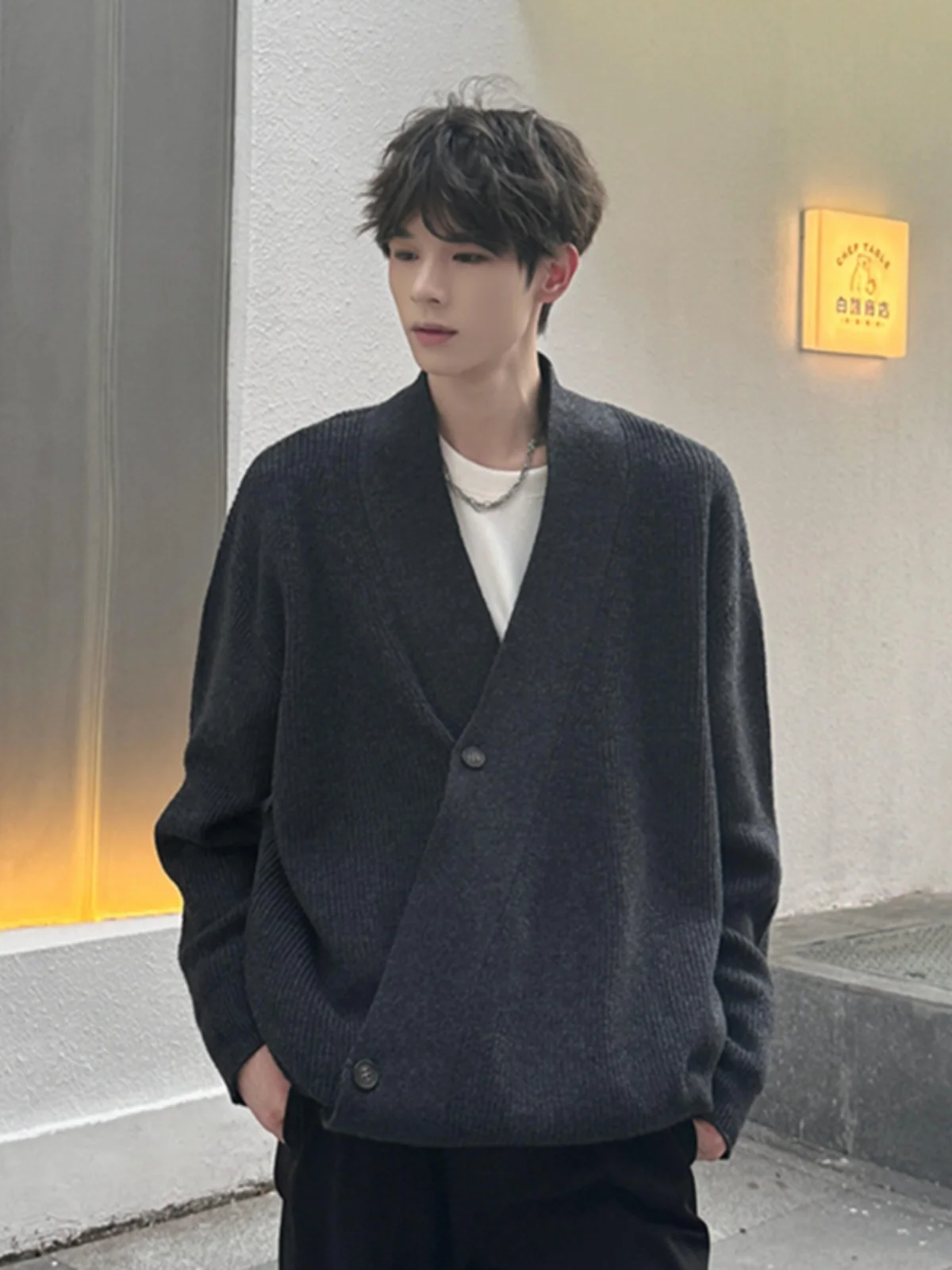 Bla American Retro Knitted Cardigan Coat V-ne Sweater Loose Fit Autumn Winter Men's Faion Casual Soft Comfortable Fabric
Bla American Retro Knitted Cardigan Coat V-ne Sweater Loose Fit Autumn Winter Men's Faion Casual Soft Comfortable Fabric