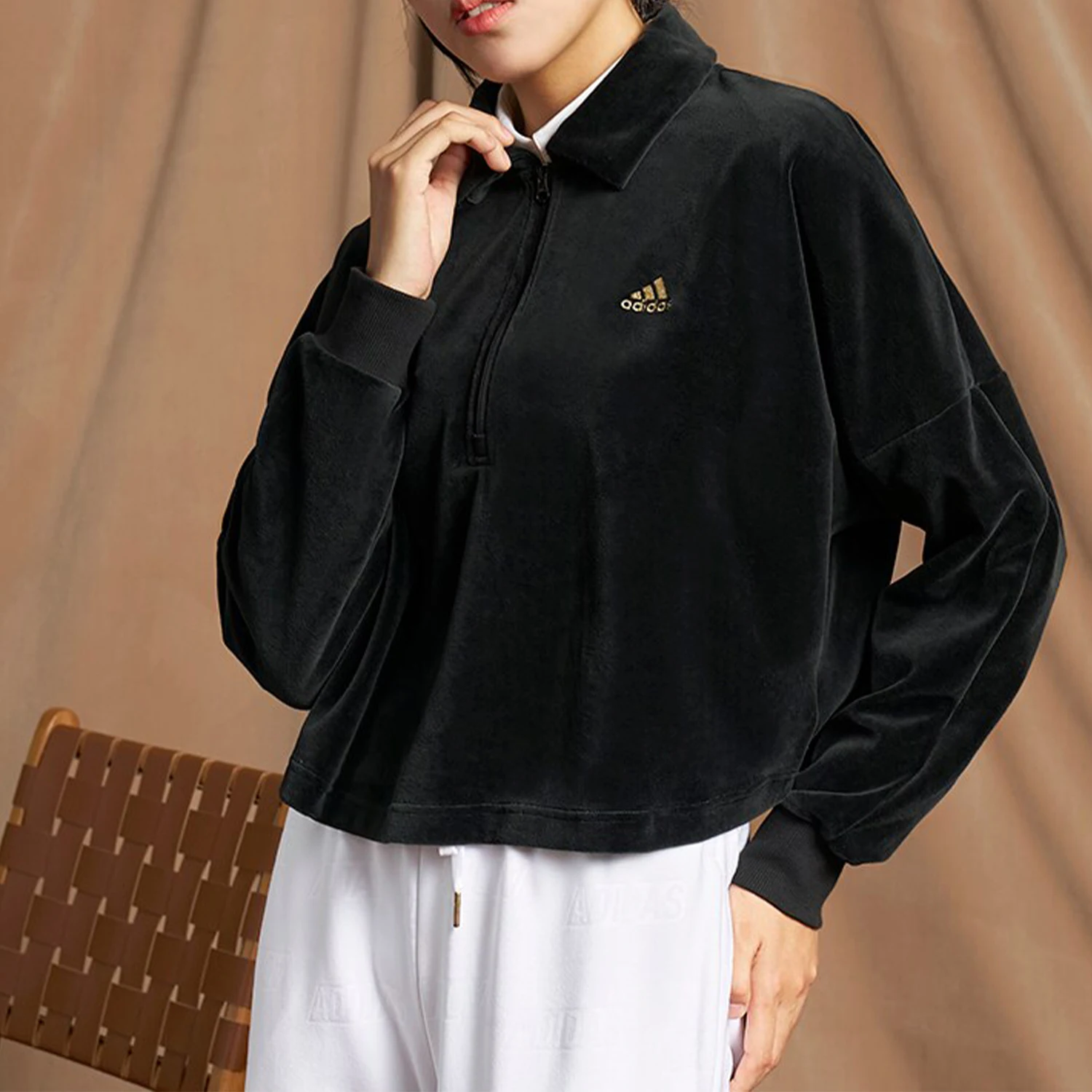 Adidas Women's New Half-zip Casual Hooded Sweatshirt IM2582
Adidas Women's New Half-zip Casual Hooded Sweatshirt IM2582