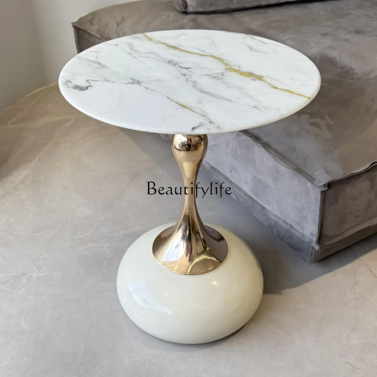 Natural marble round table, simple modern sofa, living room round small coffee table
Natural marble round table, simple modern sofa, living room round small coffee table