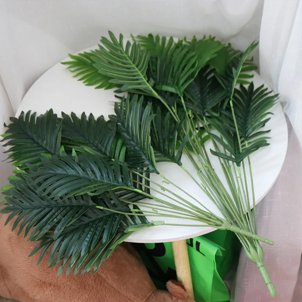 Large Artificial Palm Leaves Branches Green Tropical Plants Artificial Palm Tree 12/18 Forks 65-82cm Artificial Fern
Large Artificial Palm Leaves Branches Green Tropical Plants Artificial Palm Tree 12/18 Forks 65-82cm Artificial Fern